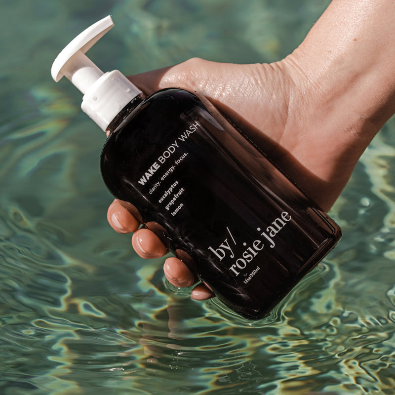 WAKE BODY WASH